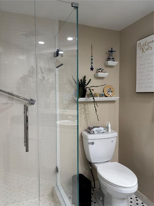 For Sale: $200,000 (2 beds, 2 baths, 1194 Square Feet)