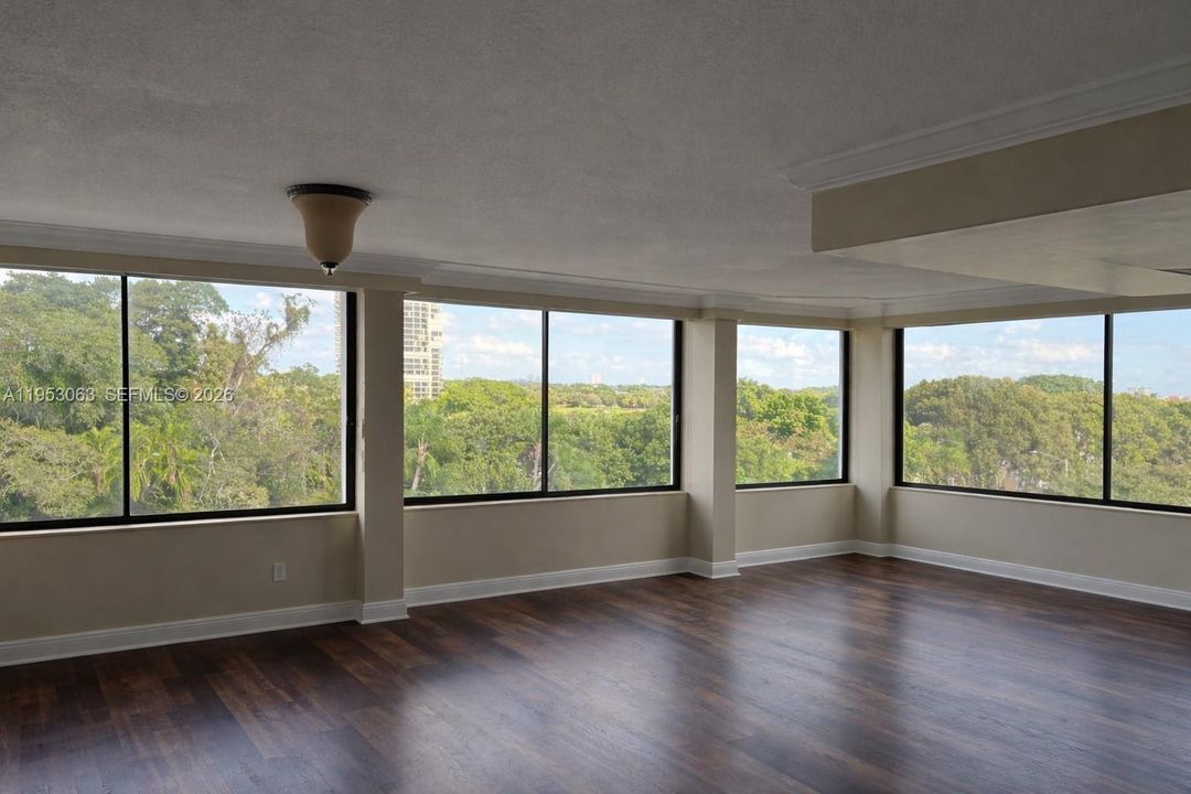 For Sale: $200,000 (2 beds, 2 baths, 1194 Square Feet)