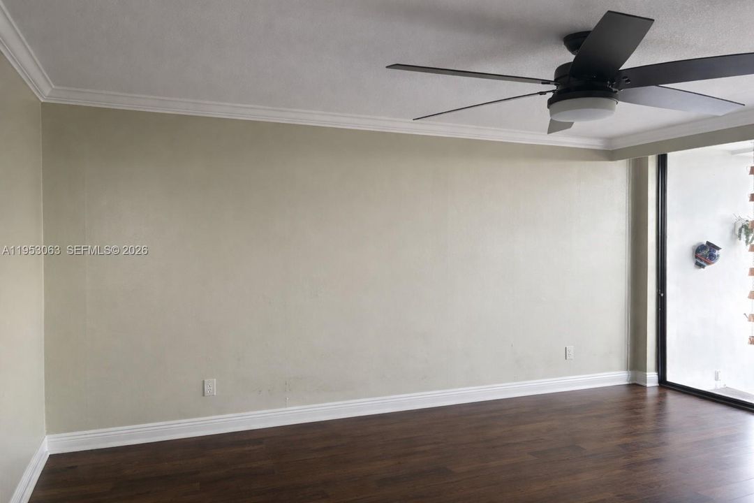 For Sale: $200,000 (2 beds, 2 baths, 1194 Square Feet)