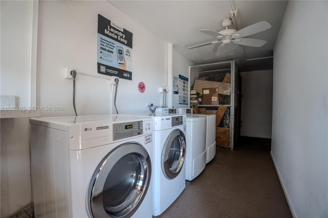 For Sale: $115,000 (1 beds, 1 baths, 811 Square Feet)