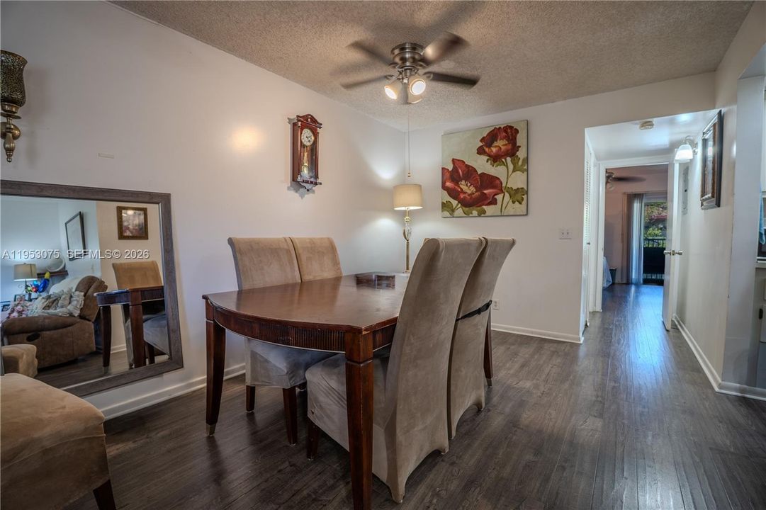 For Sale: $115,000 (1 beds, 1 baths, 811 Square Feet)