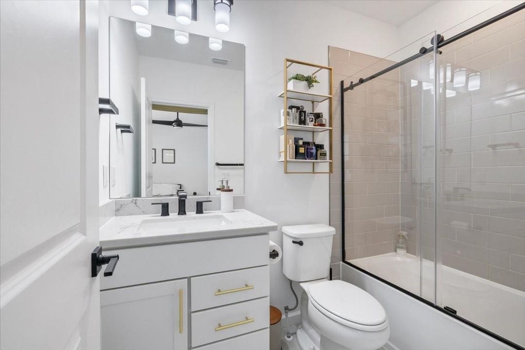 2nd floor bathroom