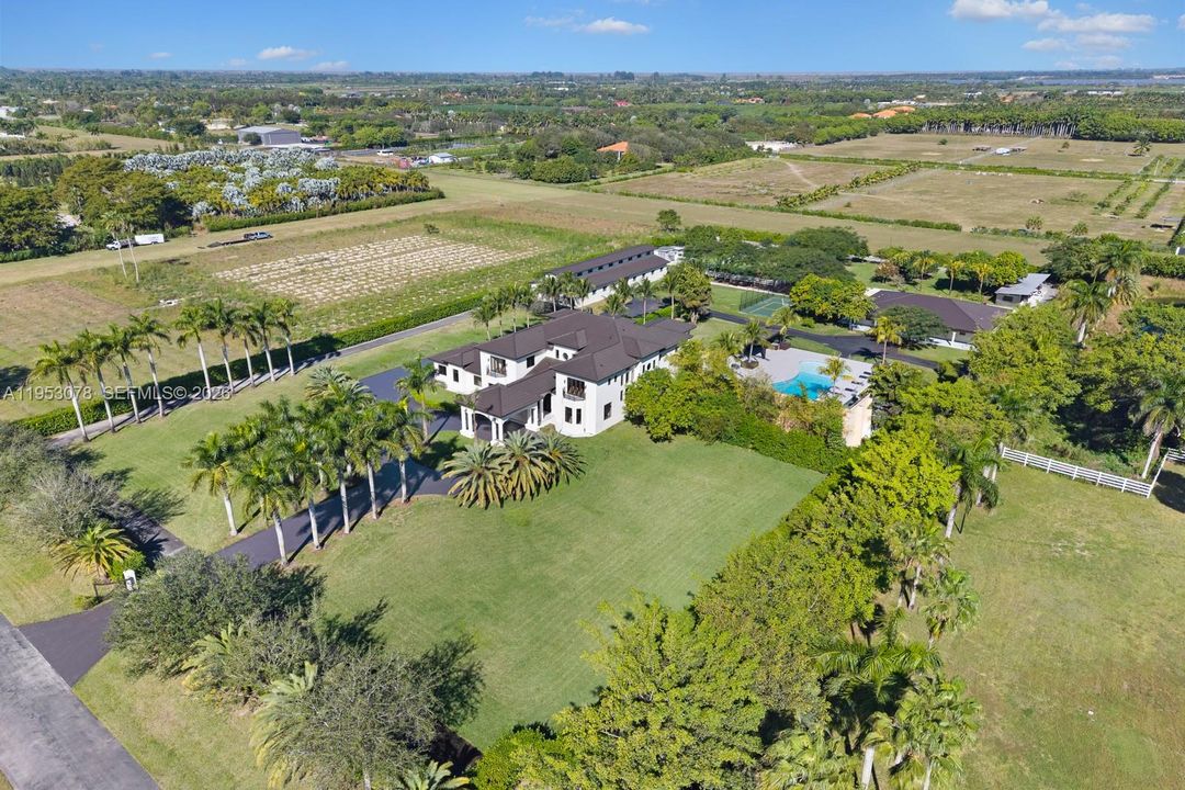 En Venta: $8,990,000 (10 camas, 10 baños, 11860 Pies cuadrados)