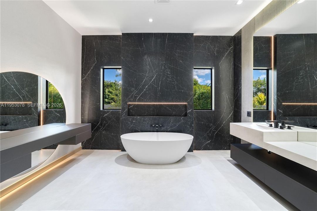 En Venta: $8,990,000 (10 camas, 10 baños, 11860 Pies cuadrados)