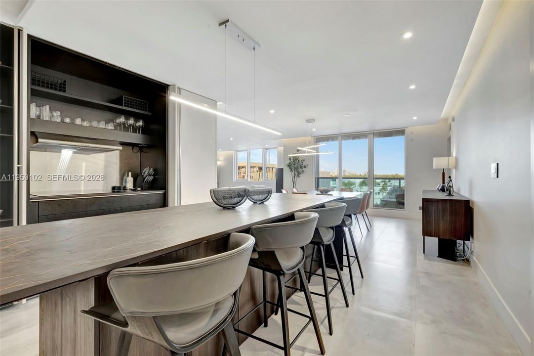 For Sale: $3,100,000 (2 beds, 2 baths, 1640 Square Feet)