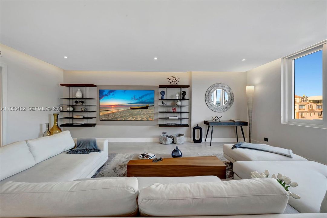 For Sale: $3,100,000 (2 beds, 2 baths, 1640 Square Feet)