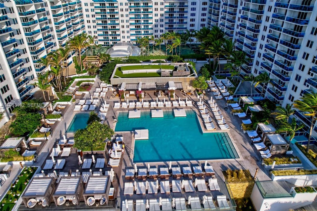 For Sale: $3,100,000 (2 beds, 2 baths, 1640 Square Feet)