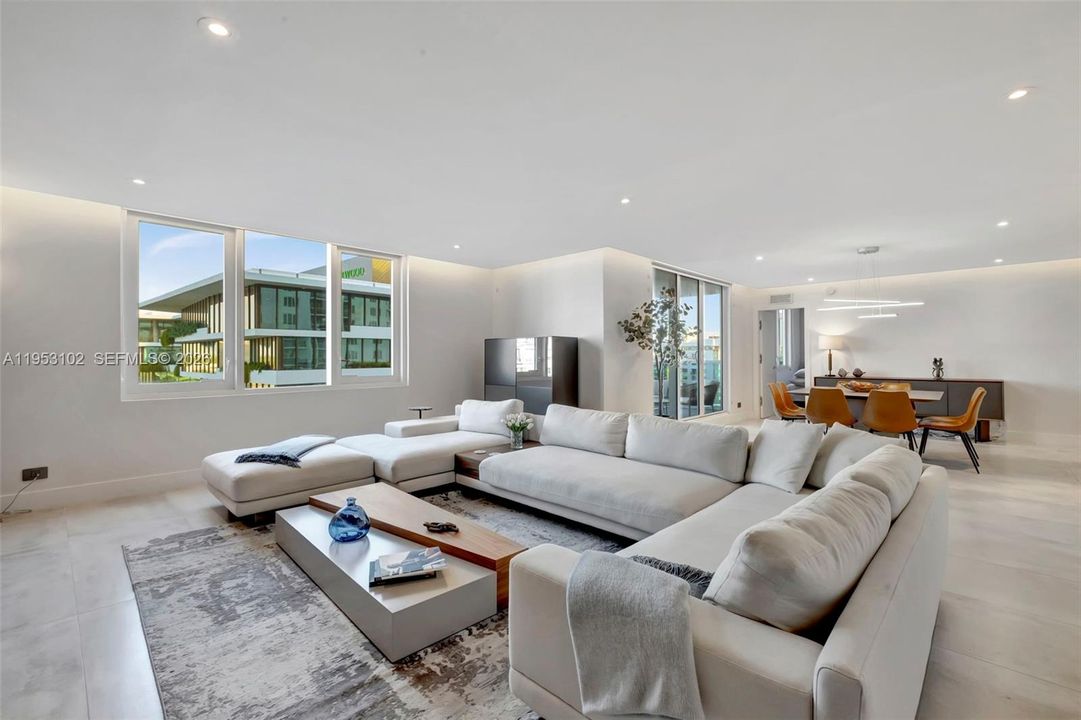 For Sale: $3,100,000 (2 beds, 2 baths, 1640 Square Feet)