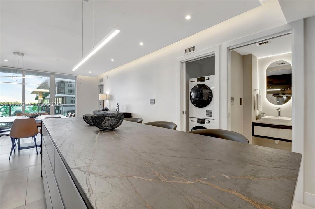 For Sale: $3,100,000 (2 beds, 2 baths, 1640 Square Feet)