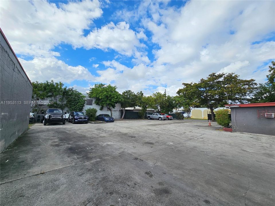 合同活跃: $1,395,000 (0 贝兹, 0 浴室, 0 平方英尺)