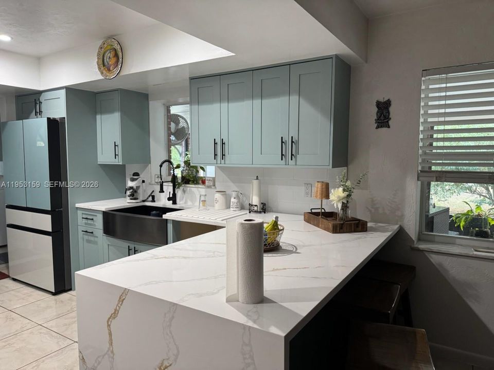 For Sale: $575,000 (3 beds, 2 baths, 1890 Square Feet)