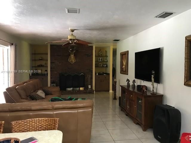 For Sale: $575,000 (3 beds, 2 baths, 1890 Square Feet)