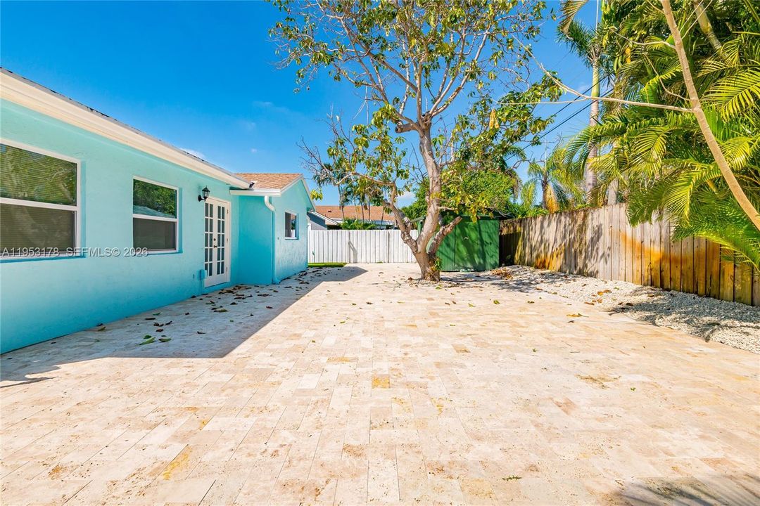 For Rent: $4,000 (3 beds, 2 baths, 1435 Square Feet)