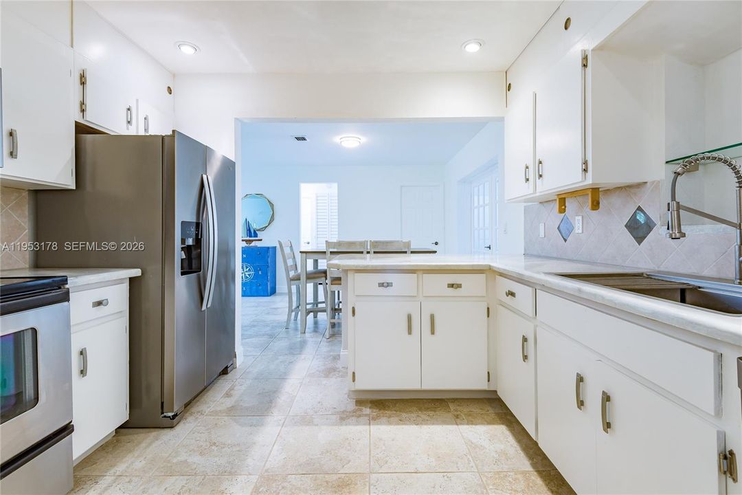For Rent: $4,000 (3 beds, 2 baths, 1435 Square Feet)