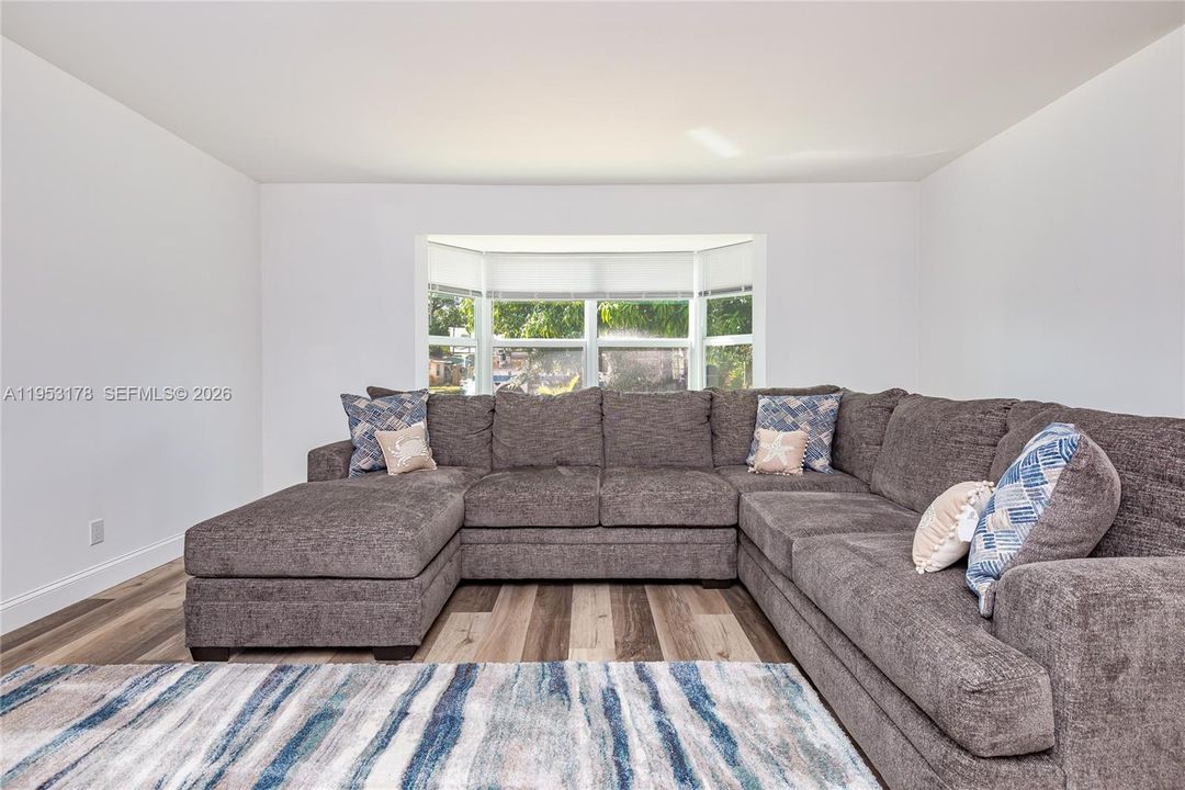 For Rent: $4,000 (3 beds, 2 baths, 1435 Square Feet)