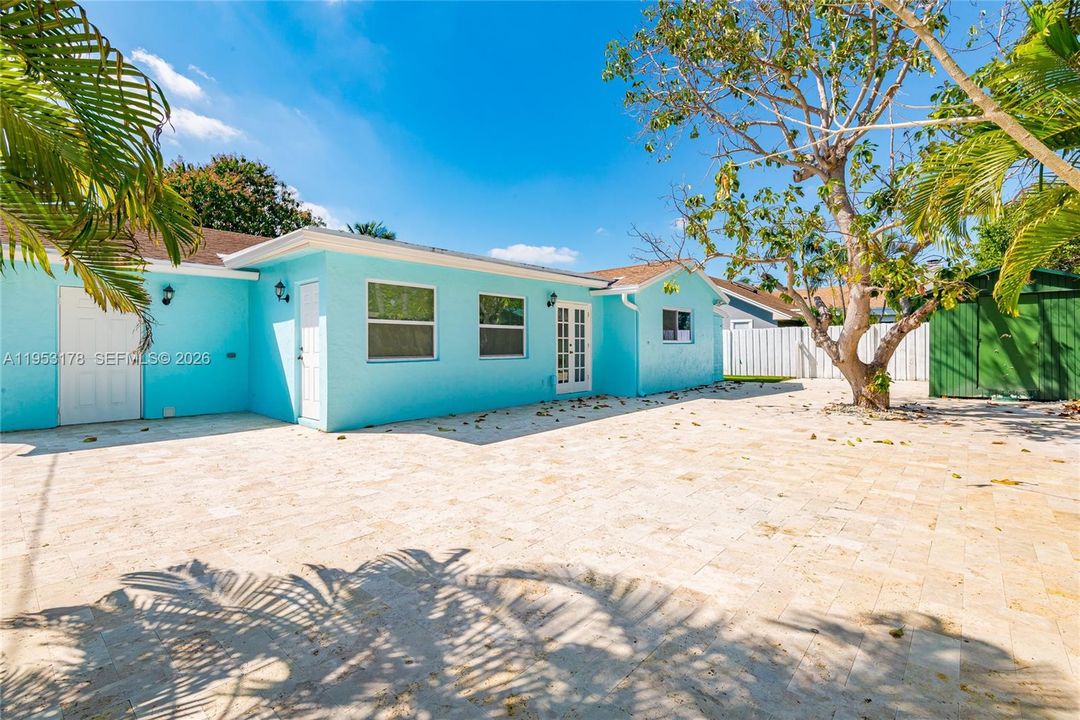 For Rent: $4,000 (3 beds, 2 baths, 1435 Square Feet)