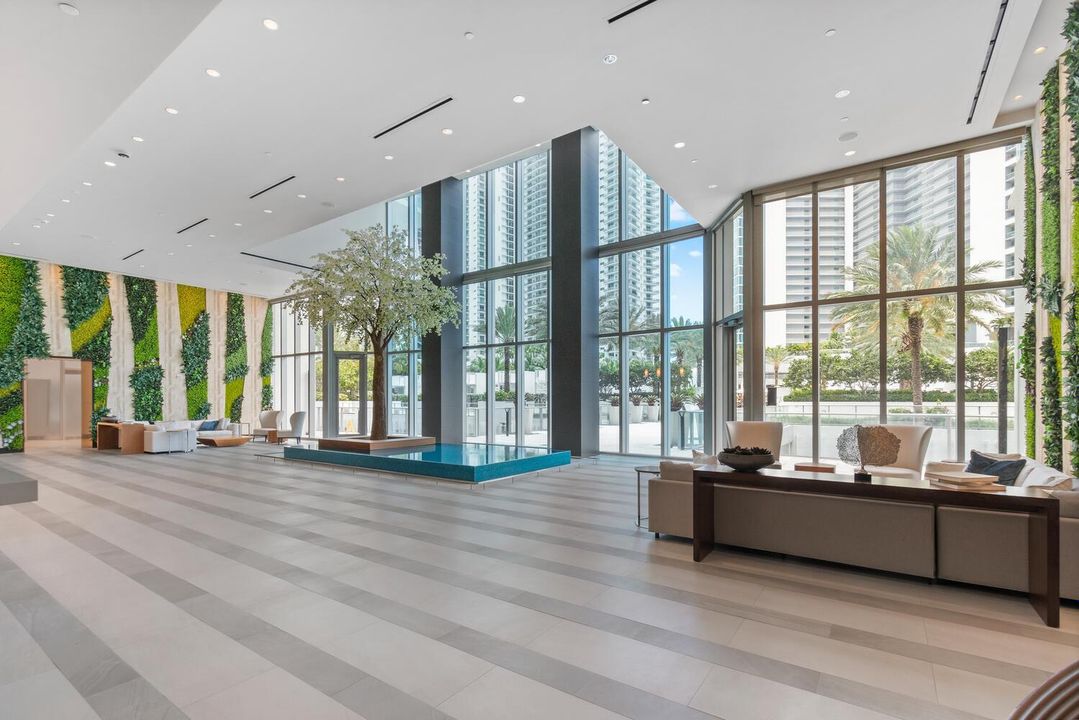 851 NE 1st Ave Apt 3512 Miami-large-021-