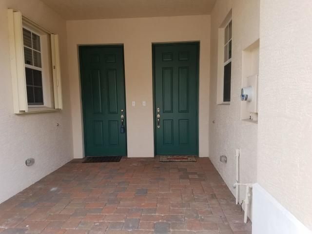 2887 cedar dunes entrance