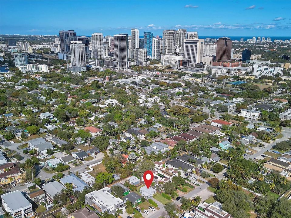 Activo con contrato: $649,000 (3 camas, 2 baños, 1667 Pies cuadrados)