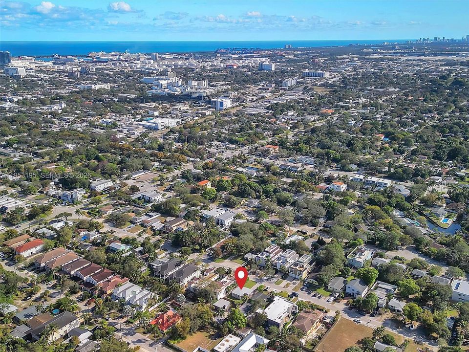 Activo con contrato: $649,000 (3 camas, 2 baños, 1667 Pies cuadrados)