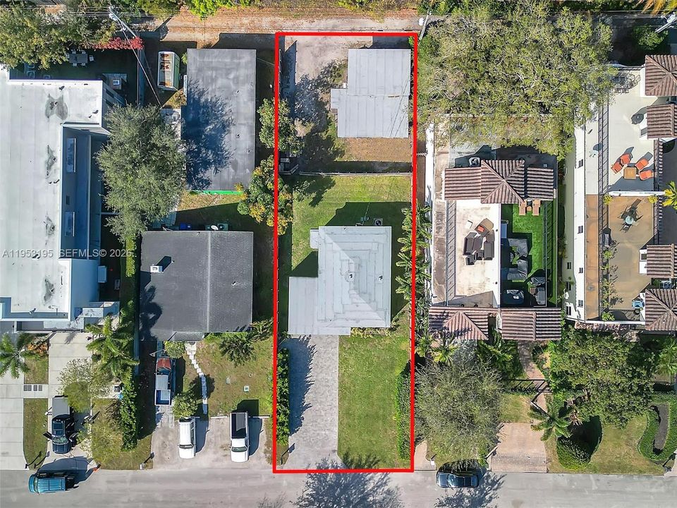 Activo con contrato: $649,000 (3 camas, 2 baños, 1667 Pies cuadrados)