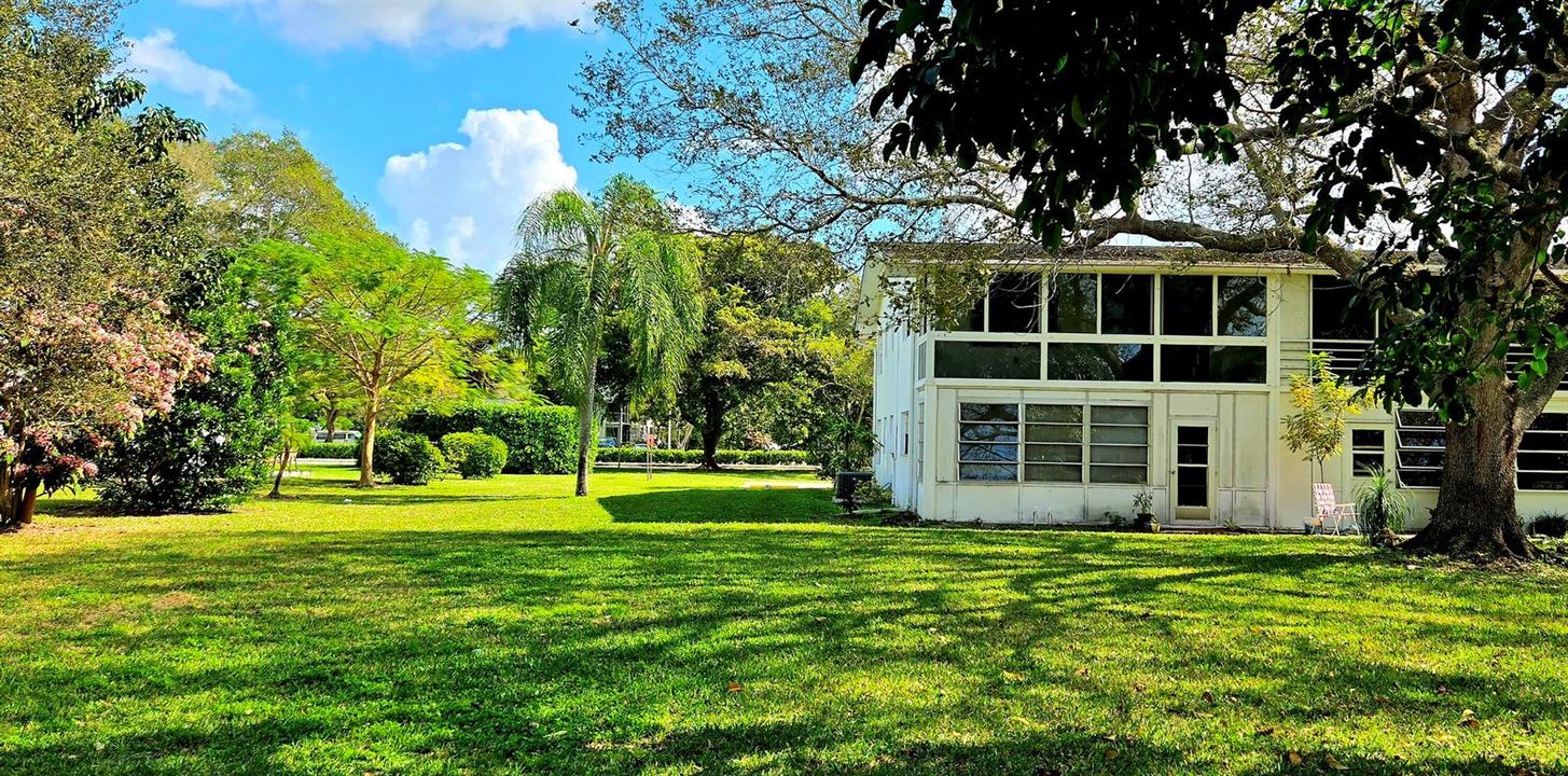 TILFORD - CORNER REAR BLDG