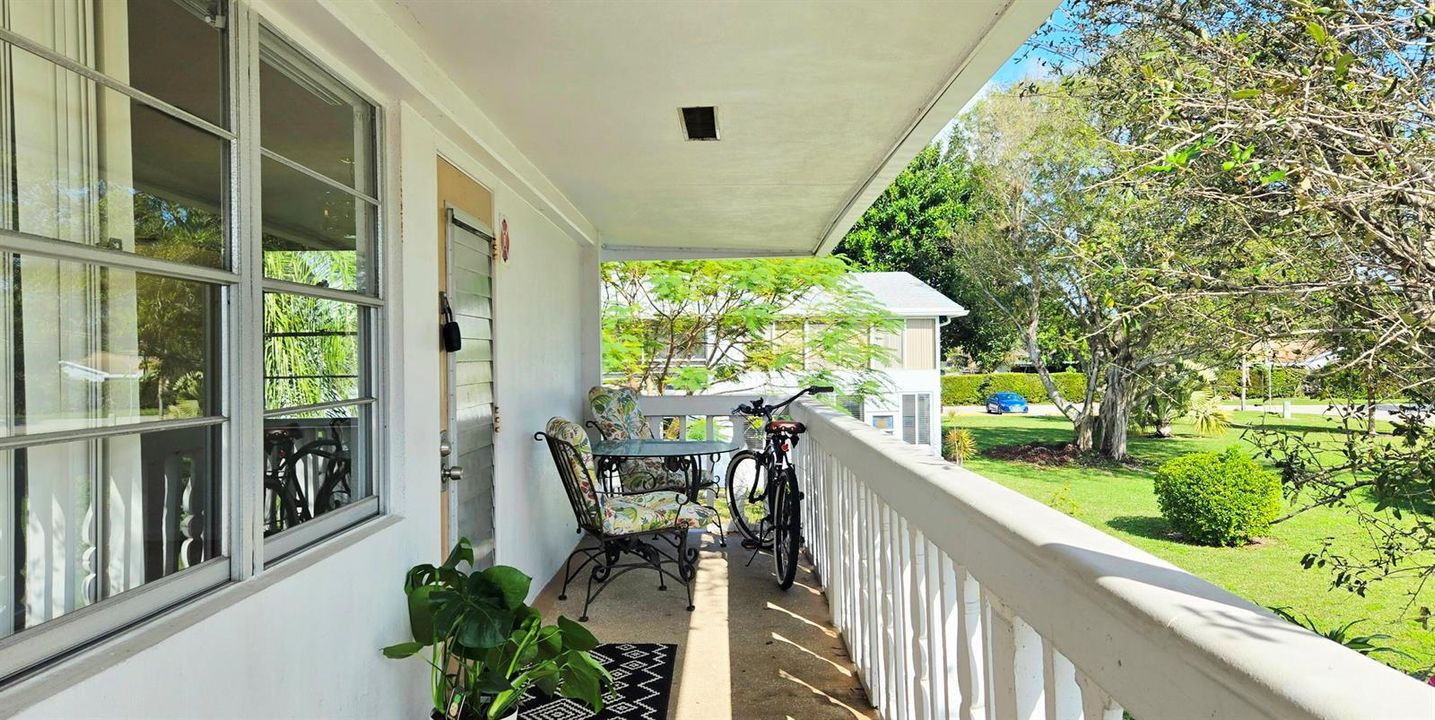 ENTRYWAY FRONT PORCH