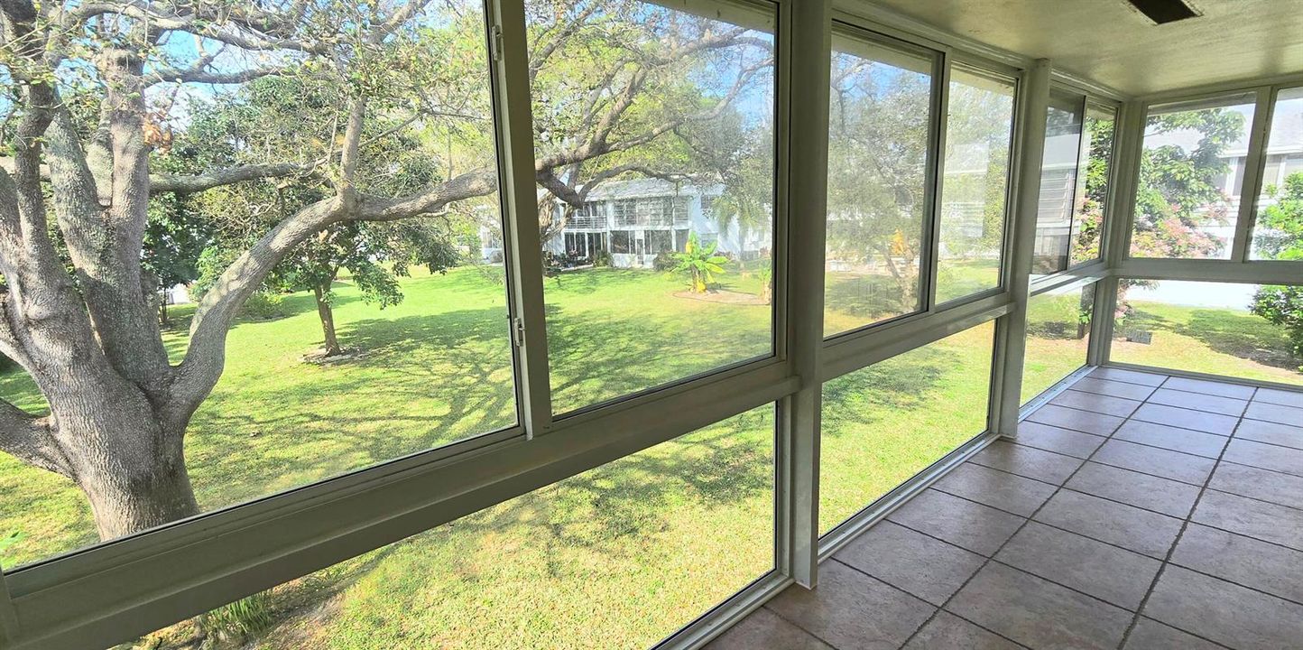 TILFORD IMPACT GLASS HUGE PATIO