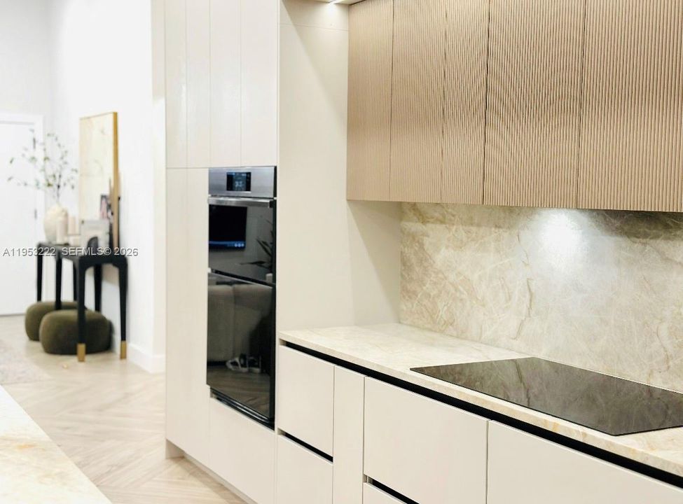 Recientemente alquilado: $11,000 (5 camas, 3 baños, 2571 Pies cuadrados)