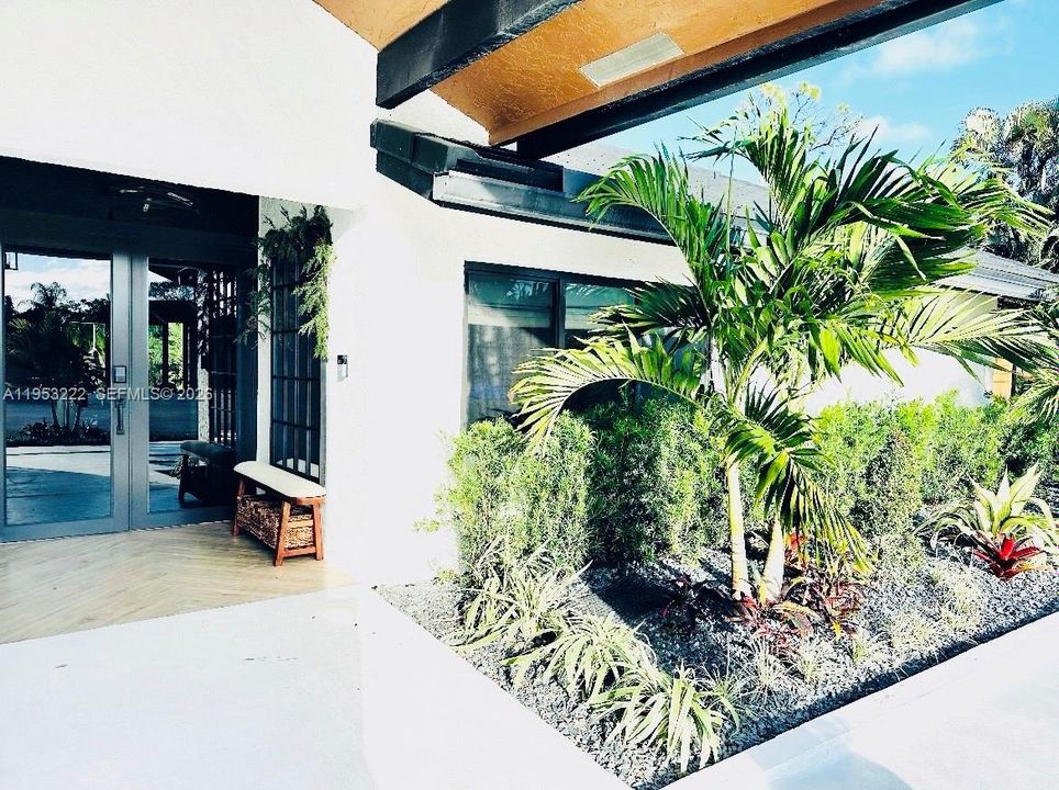 Recientemente alquilado: $11,000 (5 camas, 3 baños, 2571 Pies cuadrados)