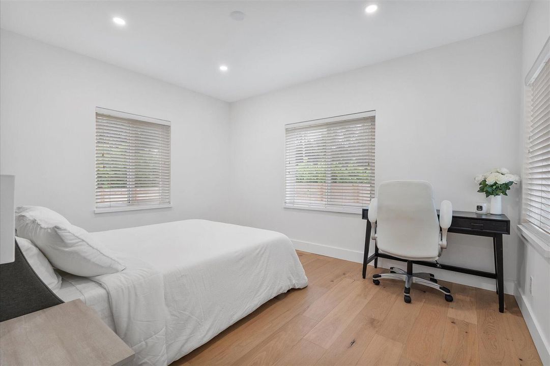 29-8801 N Miami Ave_029
