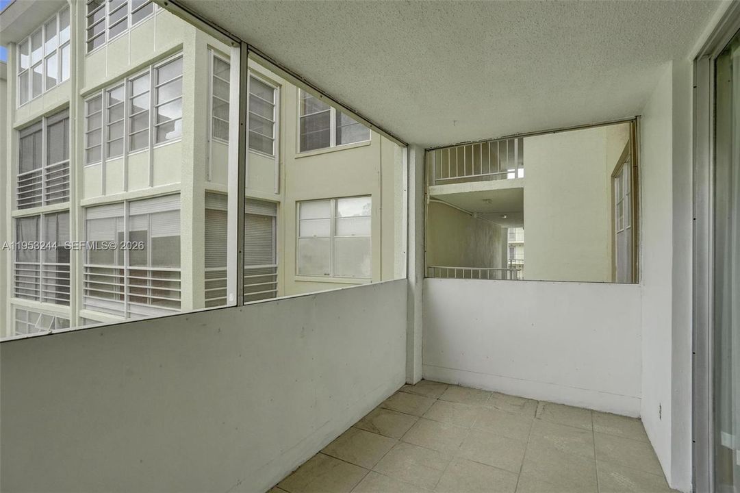 Active With Contract: $75,000 (1 beds, 1 baths, 705 Square Feet)