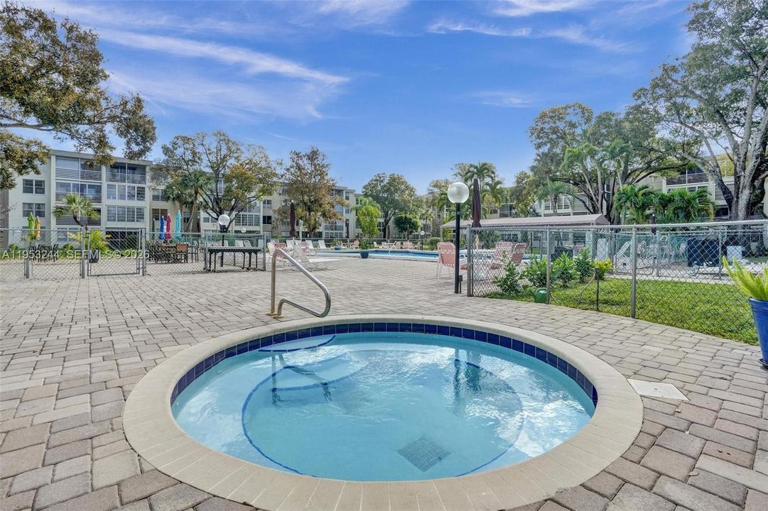Active With Contract: $75,000 (1 beds, 1 baths, 705 Square Feet)