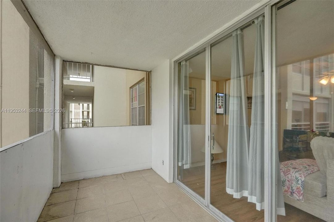 Active With Contract: $75,000 (1 beds, 1 baths, 705 Square Feet)