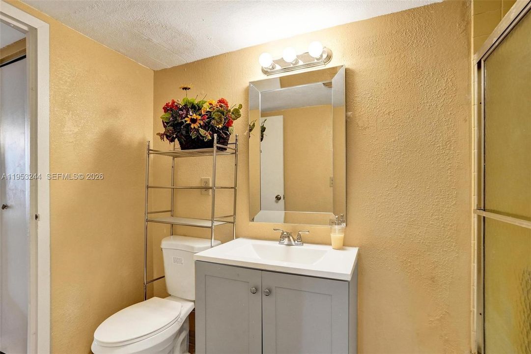 Active With Contract: $75,000 (1 beds, 1 baths, 705 Square Feet)