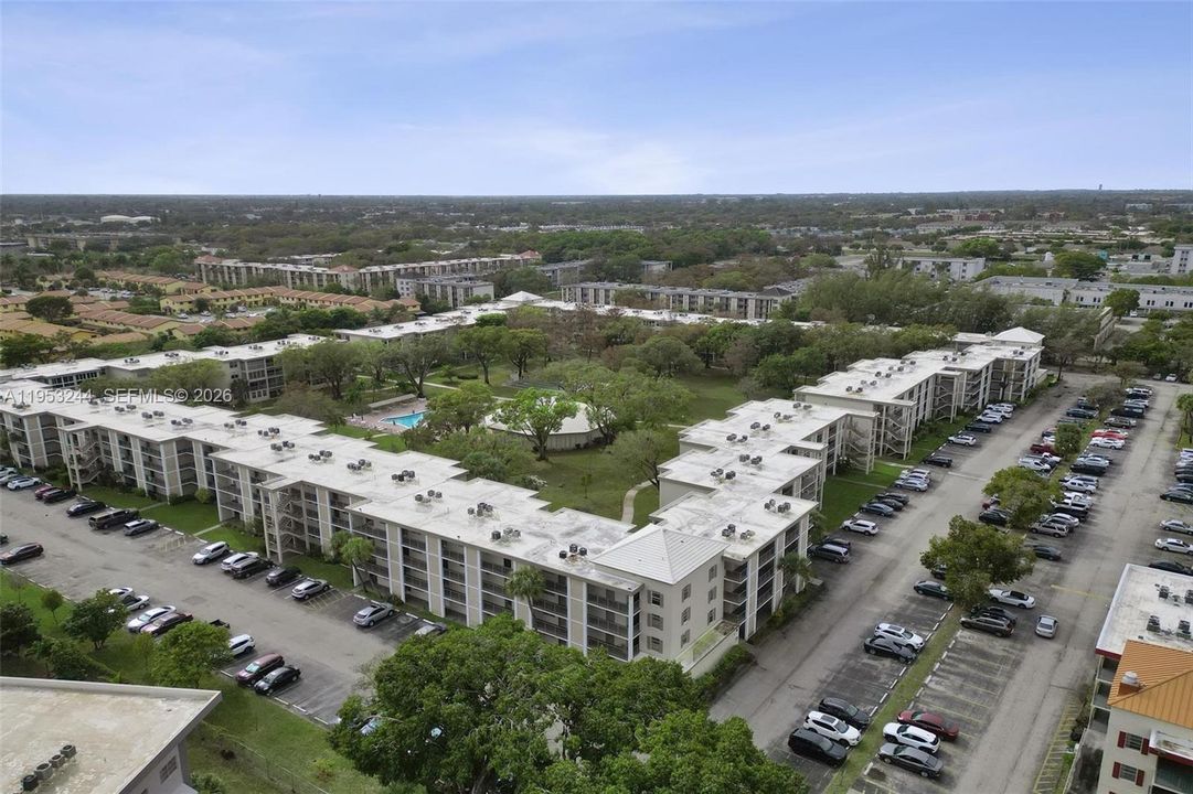Active With Contract: $75,000 (1 beds, 1 baths, 705 Square Feet)