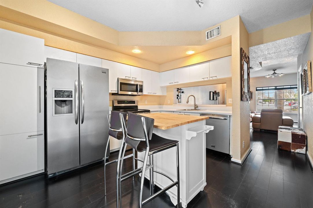 10-web-or-mls-5628-nw-99th-ln