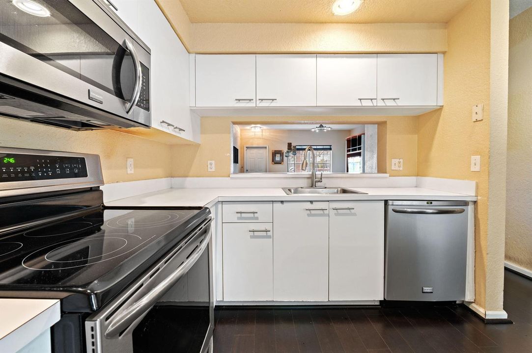11-web-or-mls-5628-nw-99th-ln