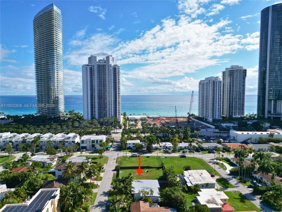 En Venta: $1,790,000 (0.18 acres)