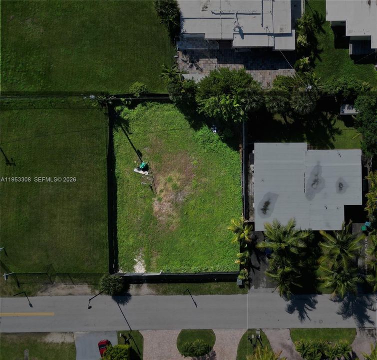 En Venta: $1,790,000 (0.18 acres)