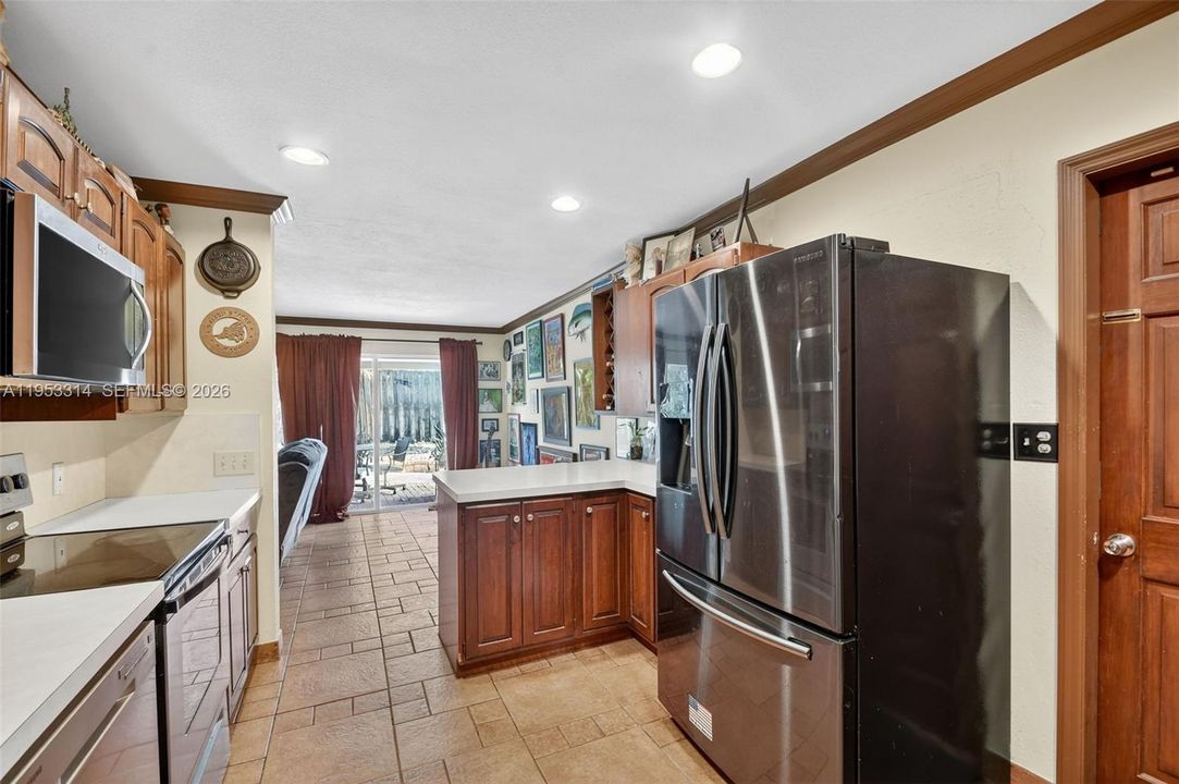 En Venta: $575,000 (4 camas, 3 baños, 2084 Pies cuadrados)