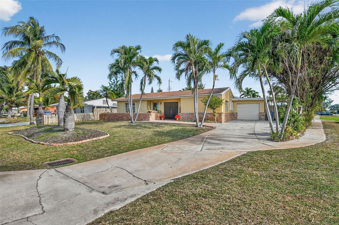 En Venta: $575,000 (4 camas, 3 baños, 2084 Pies cuadrados)