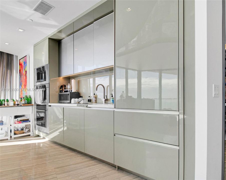 En Venta: $3,395,000 (2 camas, 2 baños, 1709 Pies cuadrados)