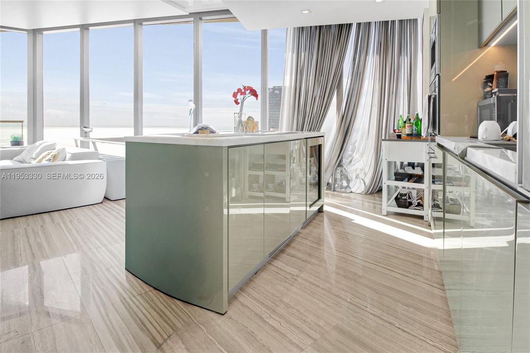 En Venta: $3,395,000 (2 camas, 2 baños, 1709 Pies cuadrados)