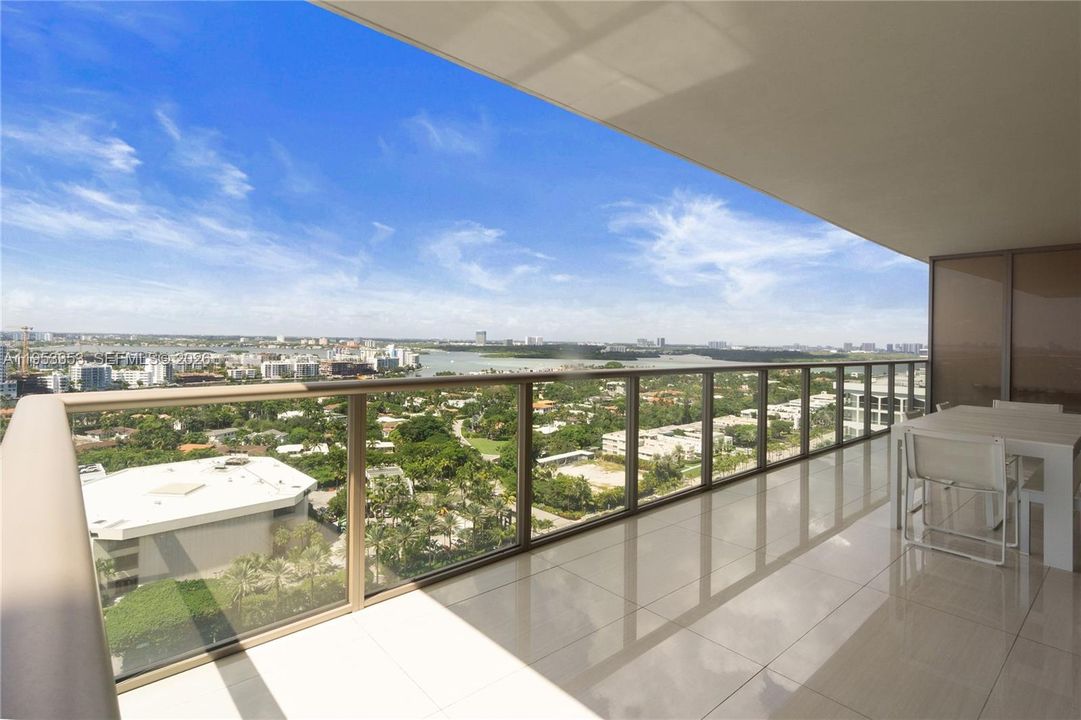 For Sale: $3,900,000 (2 beds, 2 baths, 1599 Square Feet)