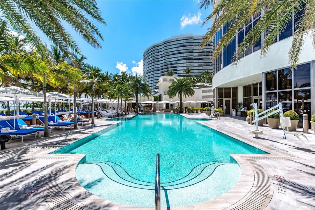 For Sale: $3,900,000 (2 beds, 2 baths, 1599 Square Feet)