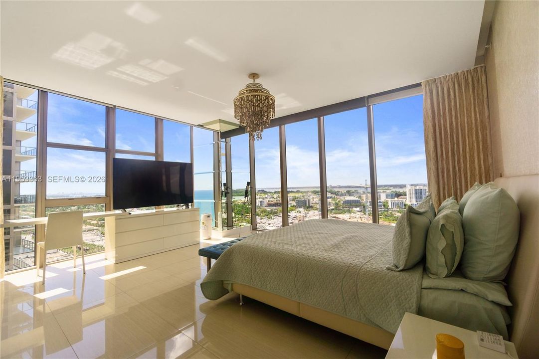 For Sale: $3,900,000 (2 beds, 2 baths, 1599 Square Feet)