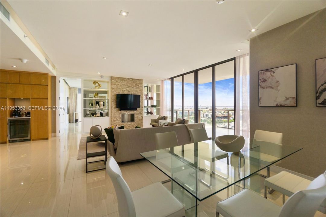 For Sale: $3,900,000 (2 beds, 2 baths, 1599 Square Feet)
