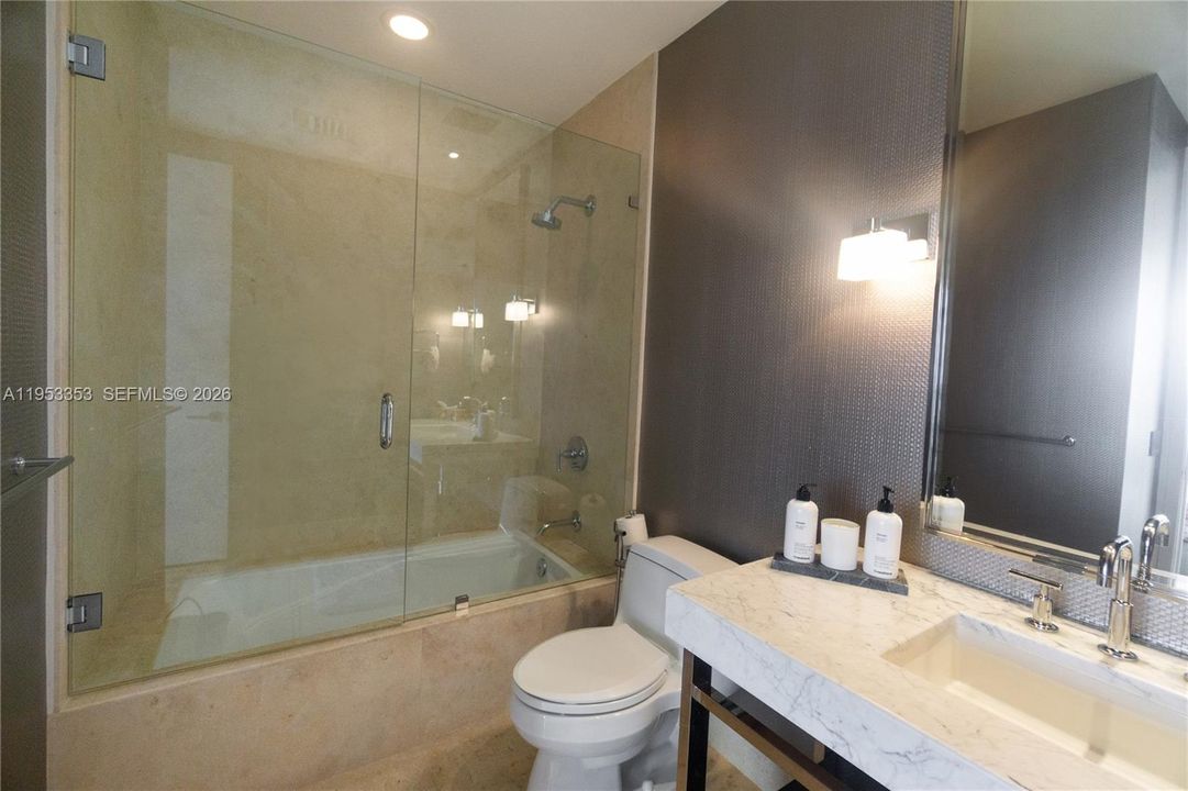 For Sale: $3,900,000 (2 beds, 2 baths, 1599 Square Feet)