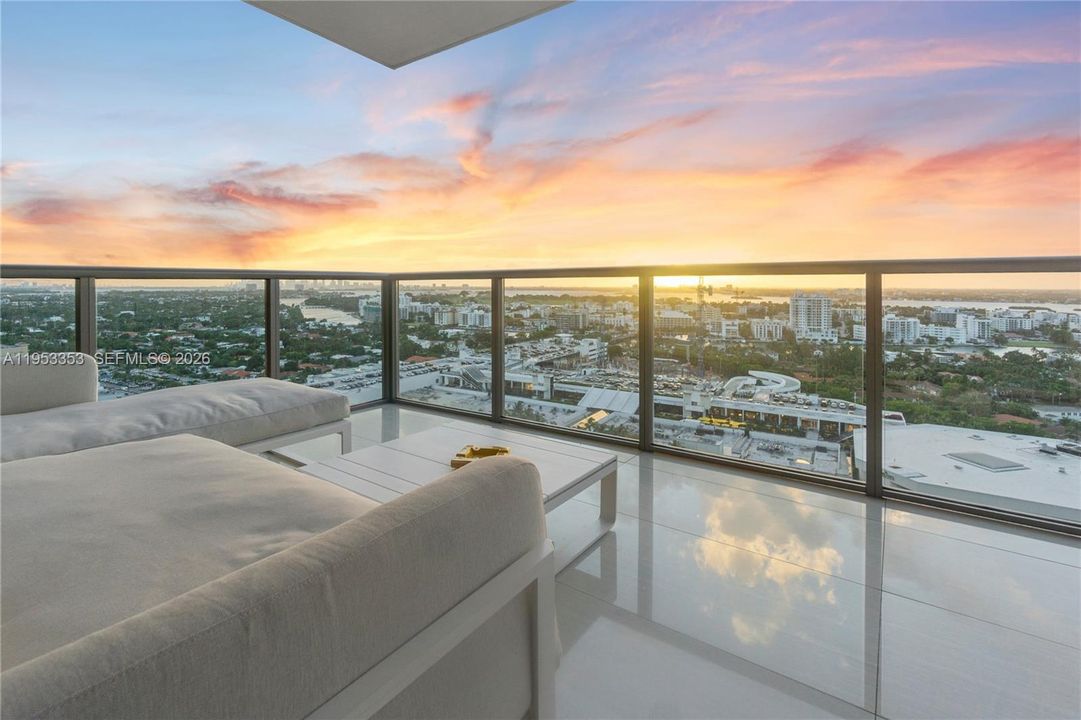 For Sale: $3,900,000 (2 beds, 2 baths, 1599 Square Feet)